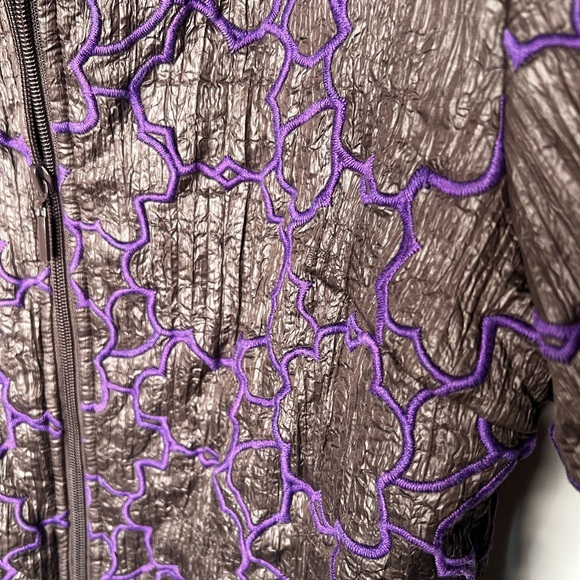FINAL SALE Samuel Dong Gray and Purple Geo Print Crinkle Puffer Jacket - Picture 3 of 6